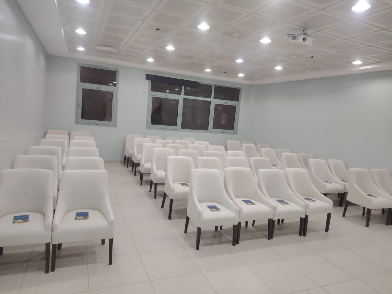 كنب VIP ثلاثي فاخر